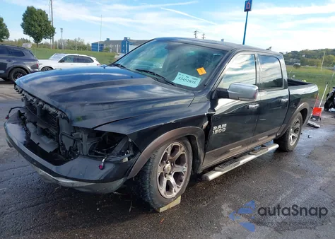 2017 Ram 1500 Laramie 4X4 5'7 Box z USA, uszkodzony, nr VIN 1C6RR7NT2HS862989